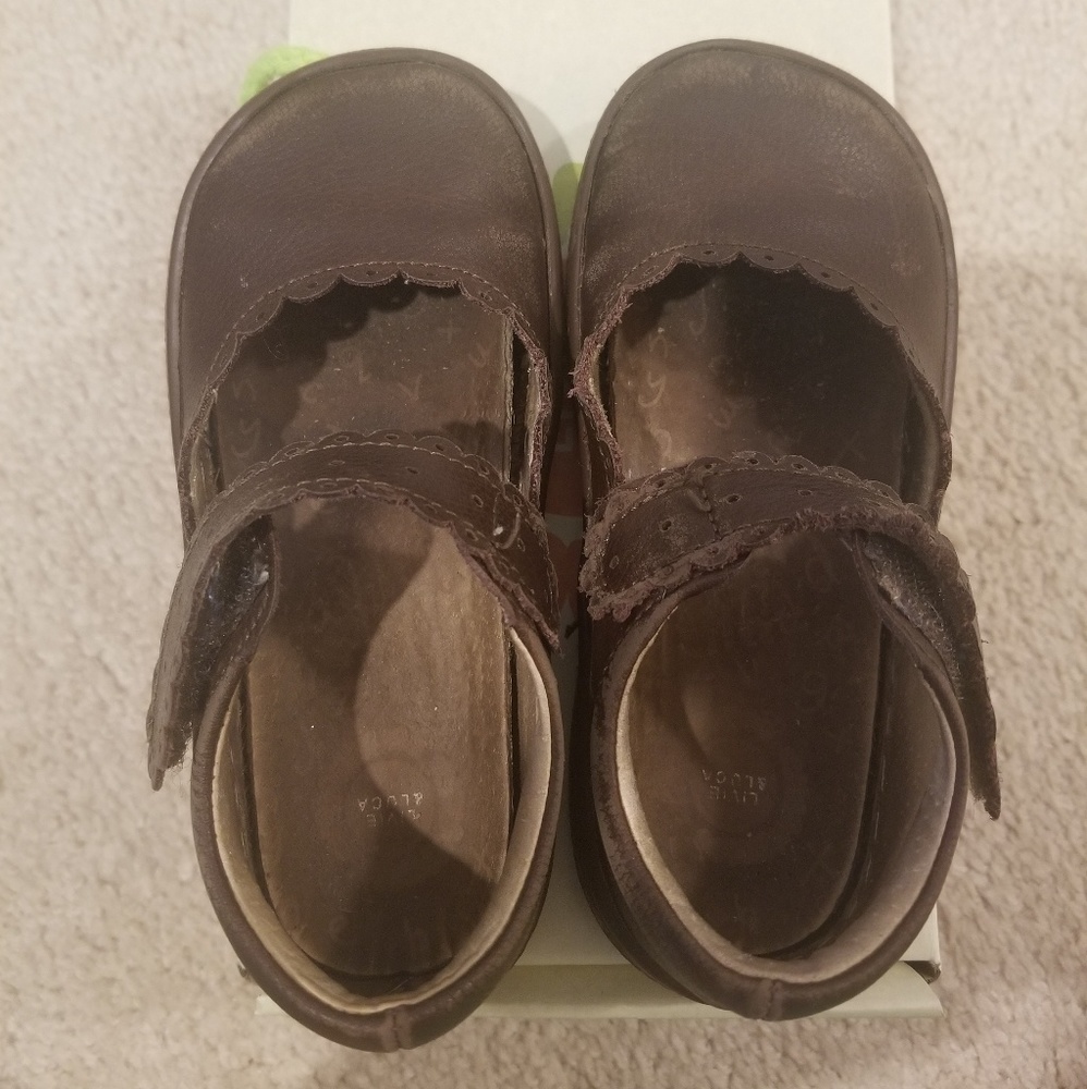 girls livie and luca size 9 briar mocha
